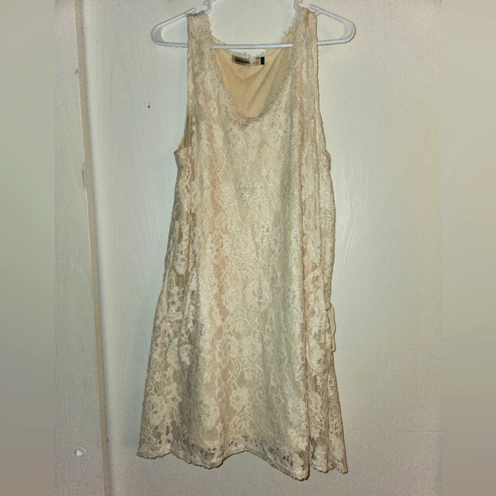 Comfy lace dress with pockets